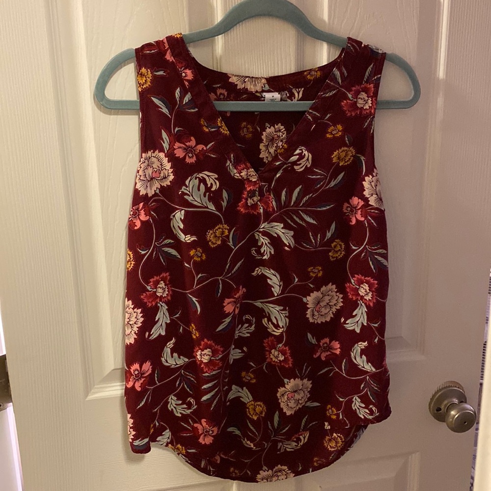 Old Navy V Neck Burgundy Floral Tank Top - M - WORN ONCE